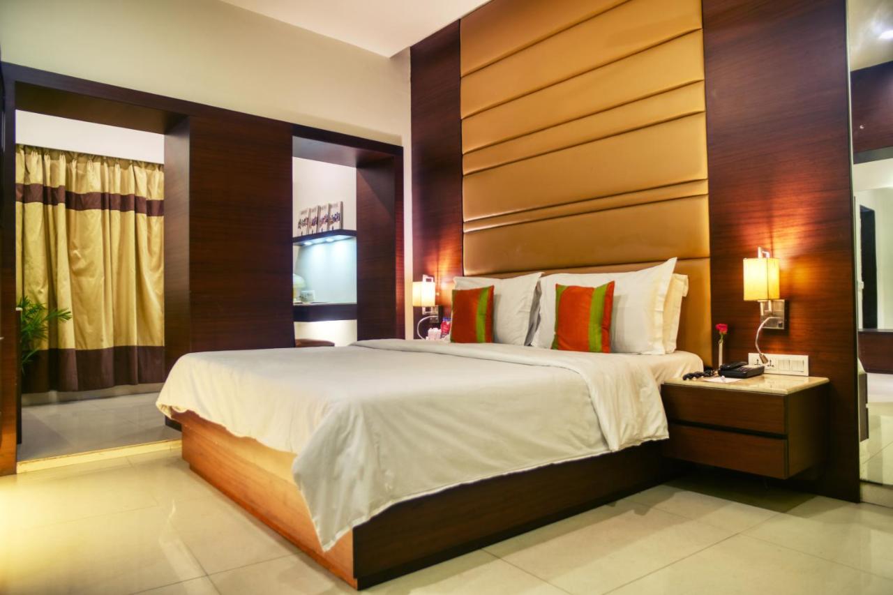 เดอะ ซามิลตัน Hotel โกลกาตา ภายนอก รูปภาพ