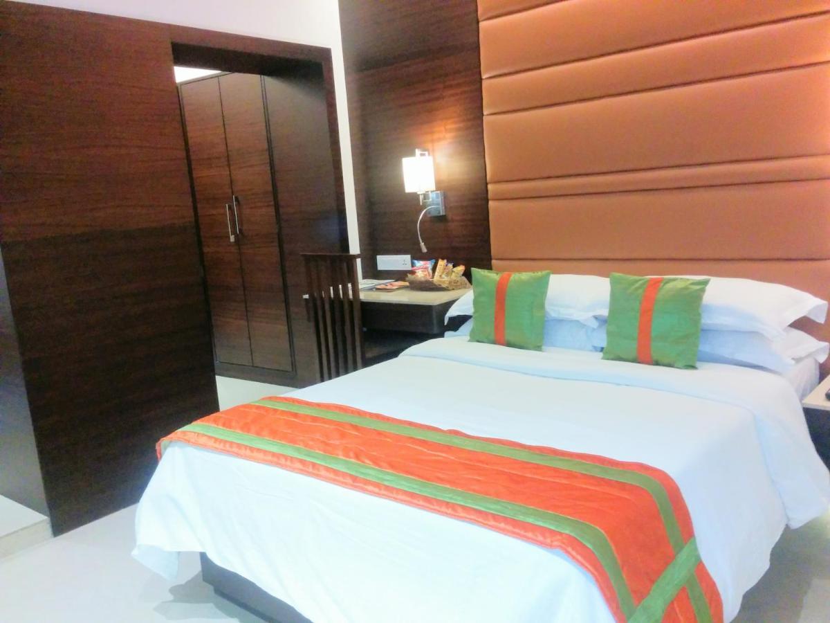 เดอะ ซามิลตัน Hotel โกลกาตา ภายนอก รูปภาพ